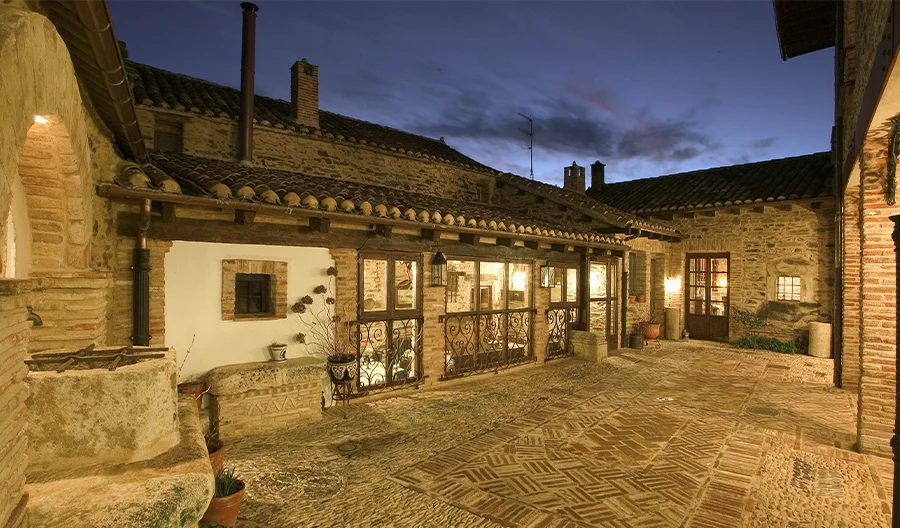 hosteria camino luyego patioturismo-de-antiguedades